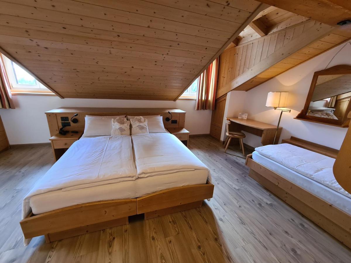 Hotel Piedibosco Moena Bagian luar foto