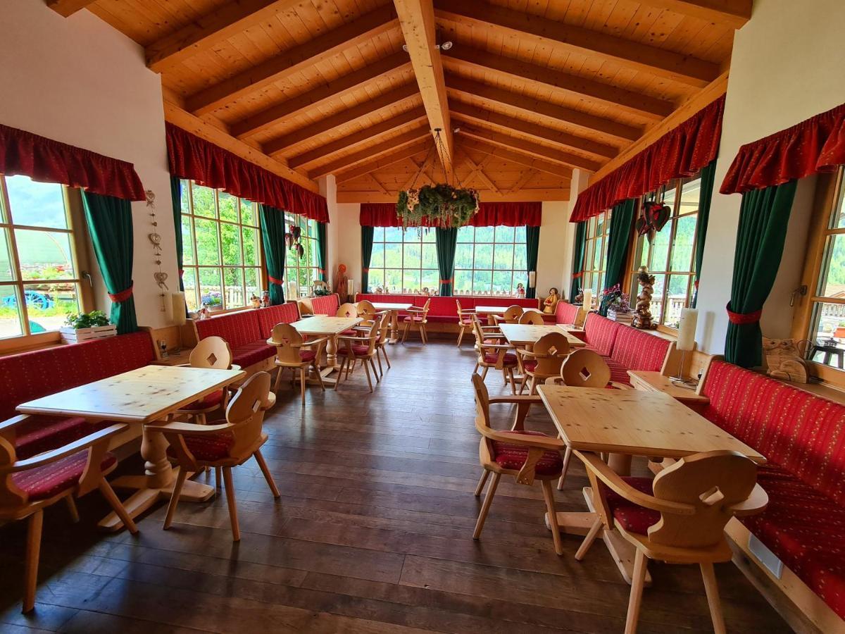Hotel Piedibosco Moena Bagian luar foto