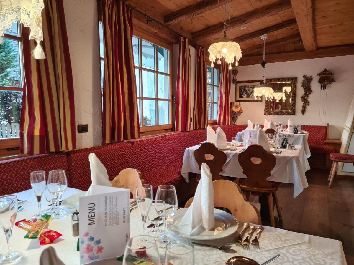 Hotel Piedibosco Moena Bagian luar foto