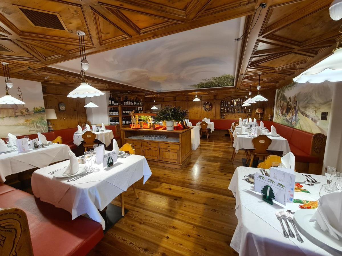 Hotel Piedibosco Moena Bagian luar foto