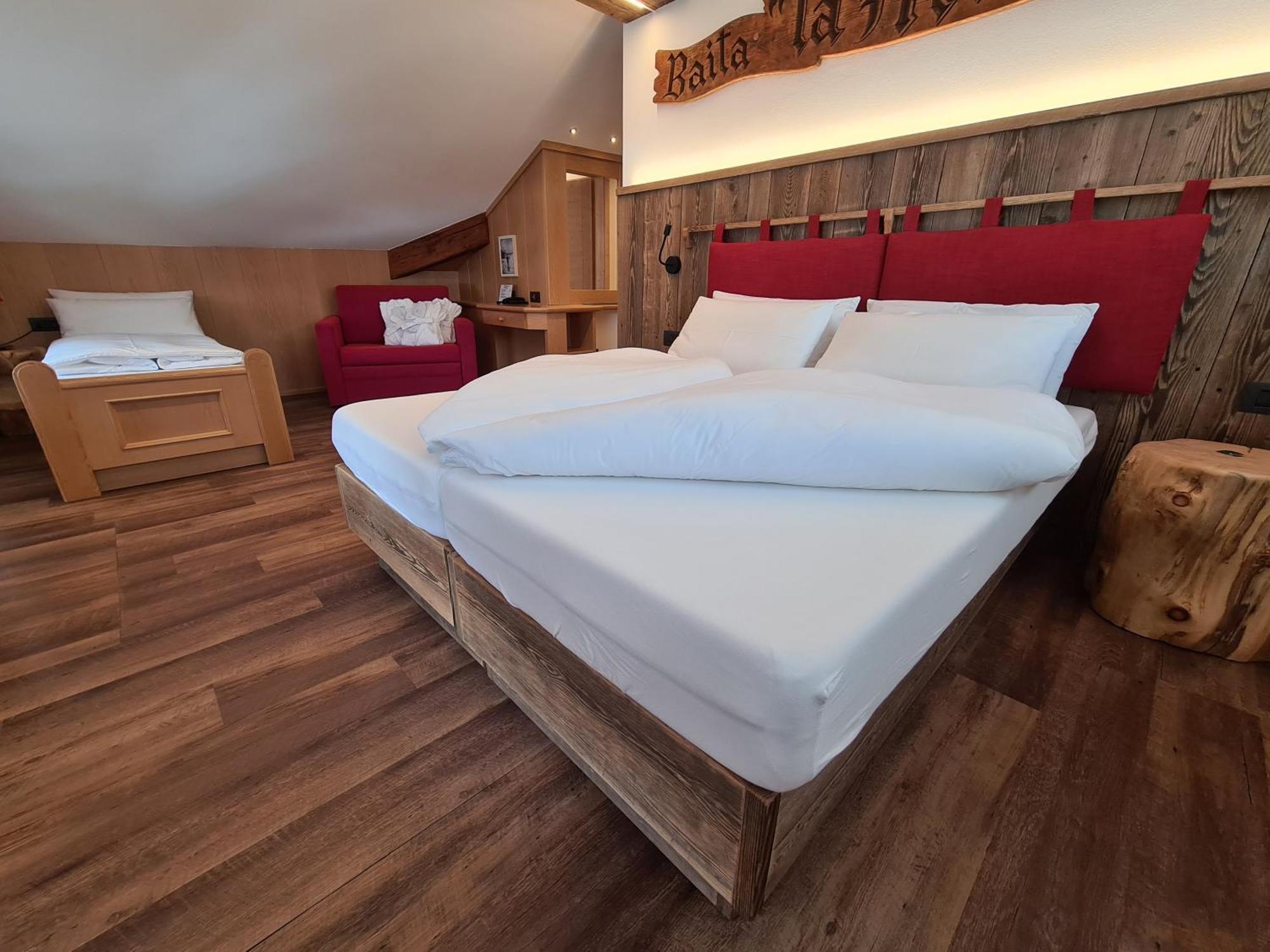 Hotel Piedibosco Moena Bagian luar foto